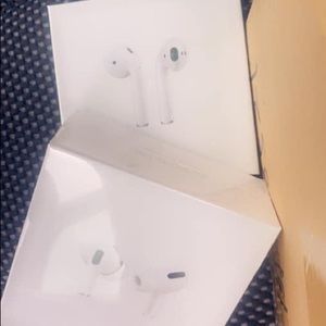Apple AirPods